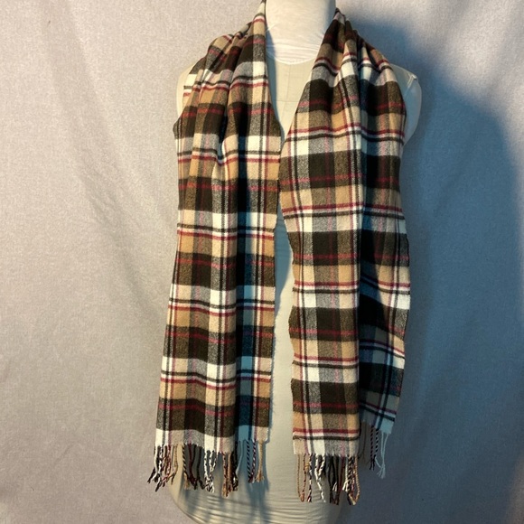 Classic Plaid 100% Cashmere Scarf. - Picture 2 of 5